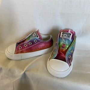 Brand New cutest little converse with full of color